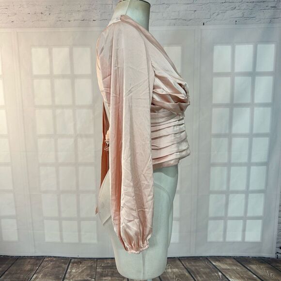 Express soft pink satin long sleeve open bow back blouse size medium - Picture 9 of 12